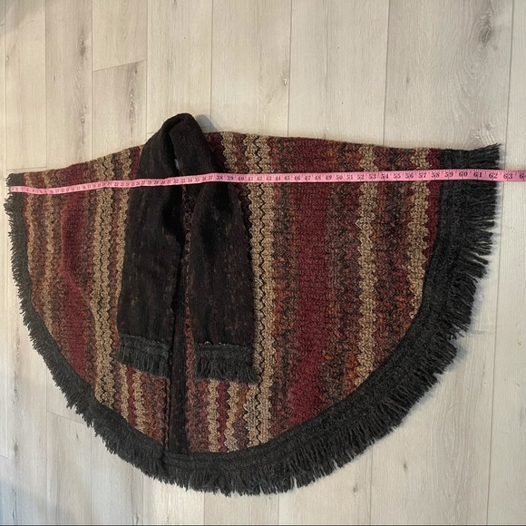 Oscar De La Renta Sweater Cape with Attached Scarf - Picture 5 of 8